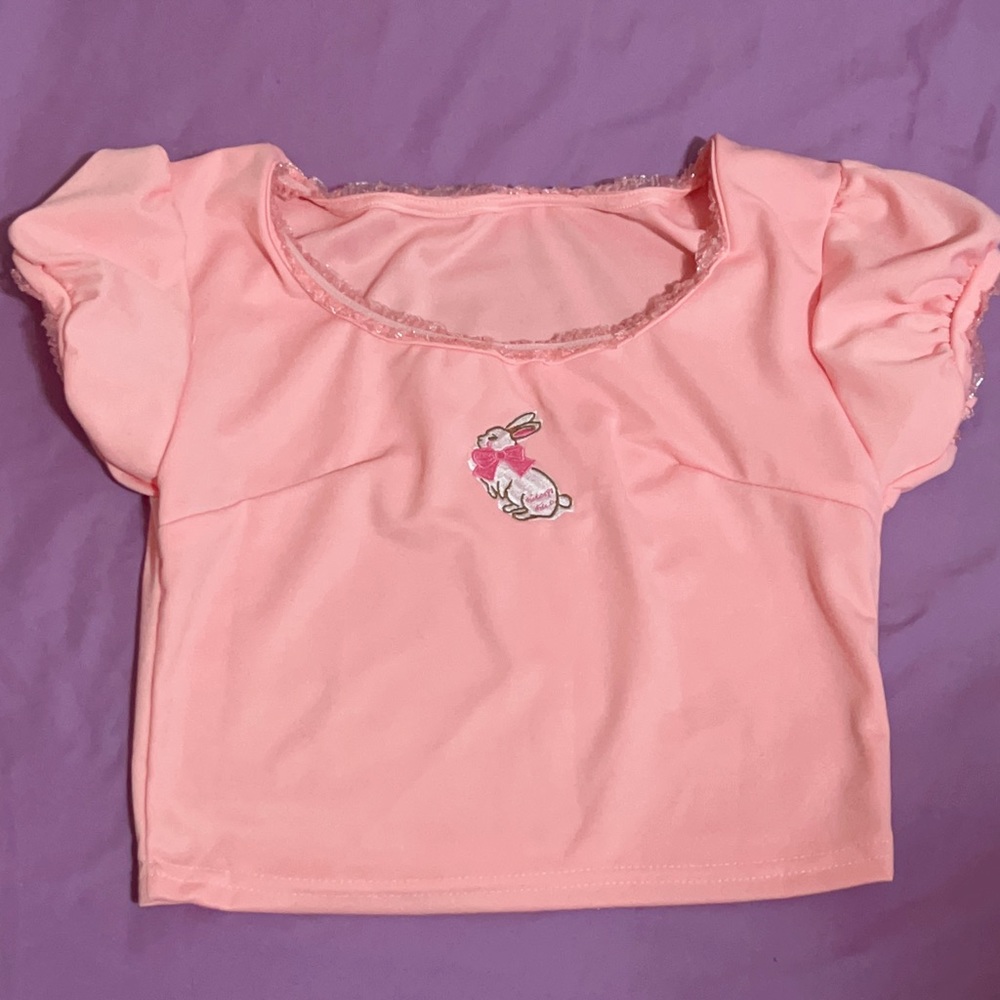 [SOLD ON DEPOP] BUNNY WITH PINK BOW PUFF SLEEVE CROP TOP